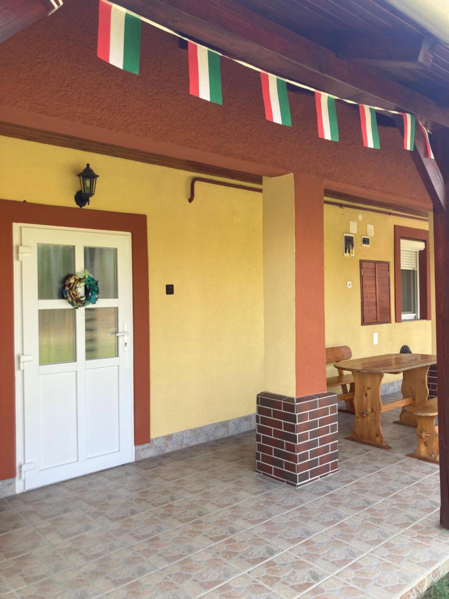 Apartamento Tiszavirag Vendeghaz Tiszacsege Exterior foto