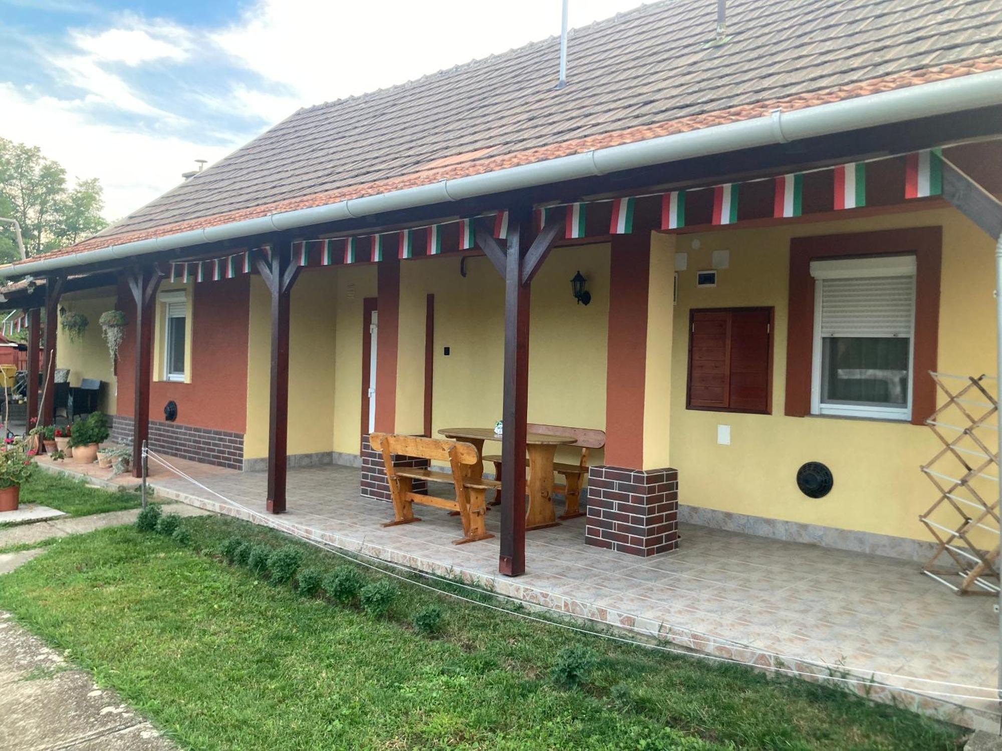 Apartamento Tiszavirag Vendeghaz Tiszacsege Exterior foto